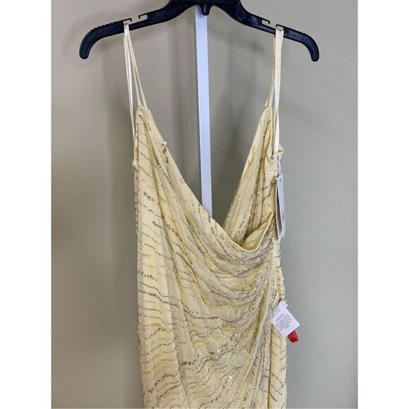 Mac Duggal NWT Beaded Sleeveless Faux Wrap Gown in Buttercream Size 12 - Picture 7 of 9